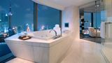 <b>Hyatt on the Bund, Shanghai Room</b>. Images powered by <a href="https://iceportal.shijigroup.com/" title="IcePortal" target="_blank">IcePortal</a>.