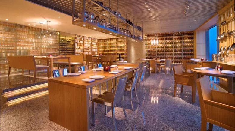 <b>Hyatt on the Bund, Shanghai Restaurant</b>. Images powered by <a href="https://iceportal.shijigroup.com/" title="IcePortal" target="_blank">IcePortal</a>.