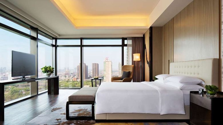 <b>Grand Hyatt Shenyang Suite</b>. Images powered by <a href="https://iceportal.shijigroup.com/" title="IcePortal" target="_blank">IcePortal</a>.