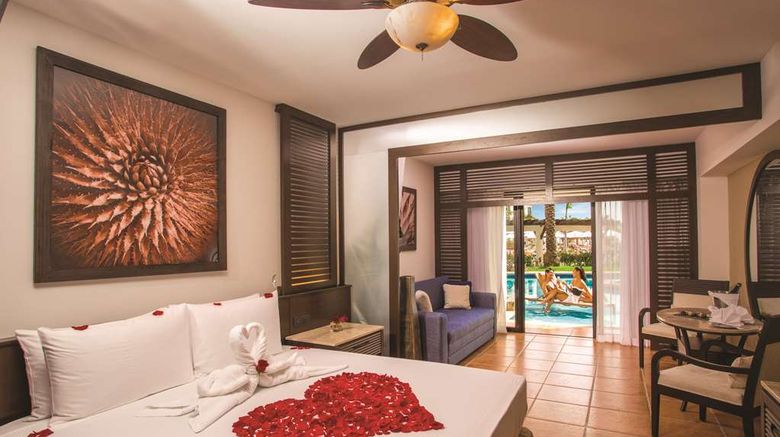 <b>Hyatt Ziva Los Cabos Suite</b>. Images powered by <a href="https://iceportal.shijigroup.com/" title="IcePortal" target="_blank">IcePortal</a>.
