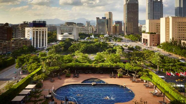 Grand Hyatt Taipei Pool