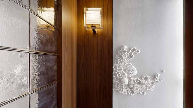 <b>ANdAZ Tokyo Toranomon Hills Lobby</b>. Images powered by <a href="https://iceportal.shijigroup.com/" title="IcePortal" target="_blank">IcePortal</a>.