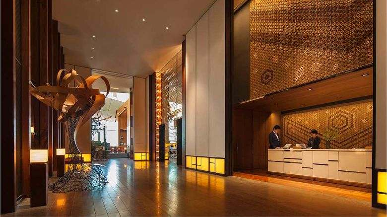 <b>ANdAZ Tokyo Toranomon Hills Lobby</b>. Images powered by <a href="https://iceportal.shijigroup.com/" title="IcePortal" target="_blank">IcePortal</a>.