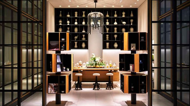 <b>ANdAZ Tokyo Toranomon Hills Spa</b>. Images powered by <a href="https://iceportal.shijigroup.com/" title="IcePortal" target="_blank">IcePortal</a>.