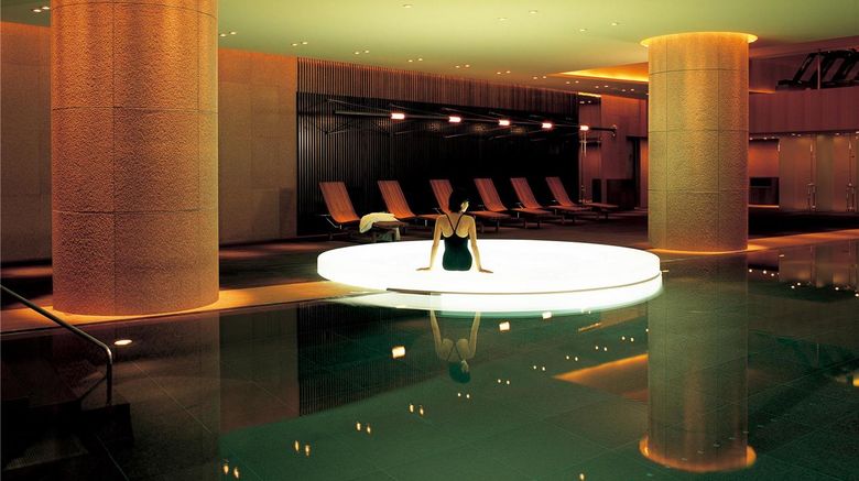 <b>Grand Hyatt Tokyo Pool</b>. Images powered by <a href="https://iceportal.shijigroup.com/" title="IcePortal" target="_blank">IcePortal</a>.