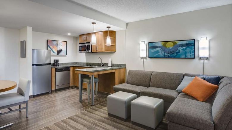 <b>Hyatt House Hartford North/Windsor Room</b>. Images powered by <a href="https://iceportal.shijigroup.com/" title="IcePortal" target="_blank">IcePortal</a>.