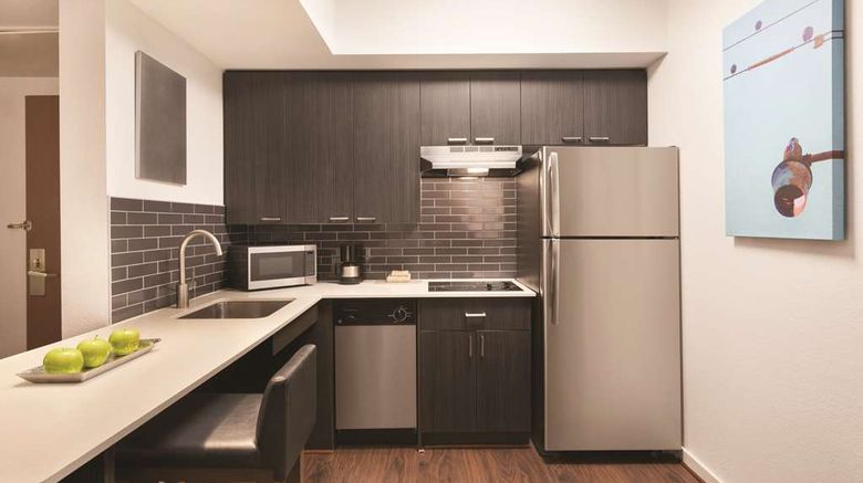 <b>Hyatt House Boston/Burlington Room</b>. Images powered by <a href="https://iceportal.shijigroup.com/" title="IcePortal" target="_blank">IcePortal</a>.