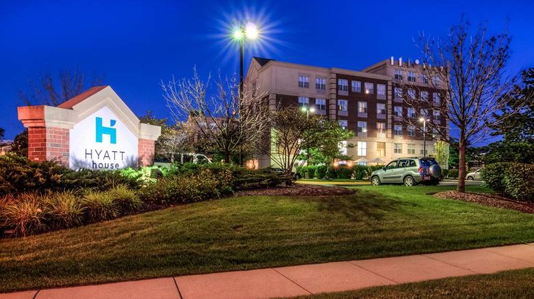 <b>HYATT house Chicago Schaumburg Exterior</b>. Images powered by <a href="https://iceportal.shijigroup.com/" title="IcePortal" target="_blank">IcePortal</a>.