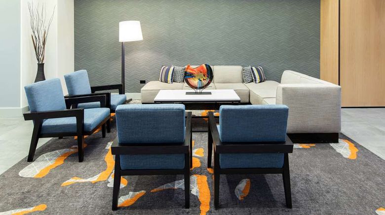 <b>HYATT house Chicago Schaumburg Lobby</b>. Images powered by <a href="https://iceportal.shijigroup.com/" title="IcePortal" target="_blank">IcePortal</a>.