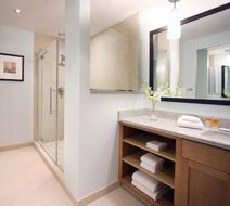 Hyatt House Chicago/Naperville Room