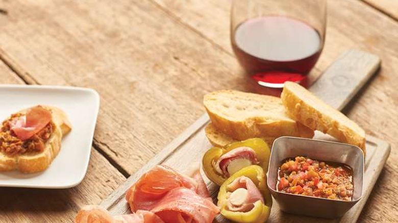 <b>Hyatt House Dallas/Addison Restaurant</b>. Images powered by <a href="https://iceportal.shijigroup.com/" title="IcePortal" target="_blank">IcePortal</a>.