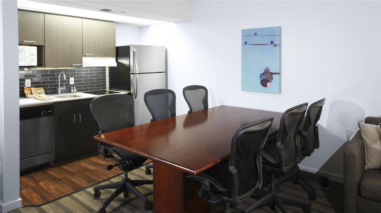 <b>Hyatt House Parsippany/Whippany Room</b>. Images powered by <a href="https://iceportal.shijigroup.com/" title="IcePortal" target="_blank">IcePortal</a>.