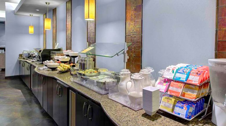 <b>Hyatt House Shelton Restaurant</b>. Images powered by <a href="https://iceportal.shijigroup.com/" title="IcePortal" target="_blank">IcePortal</a>.