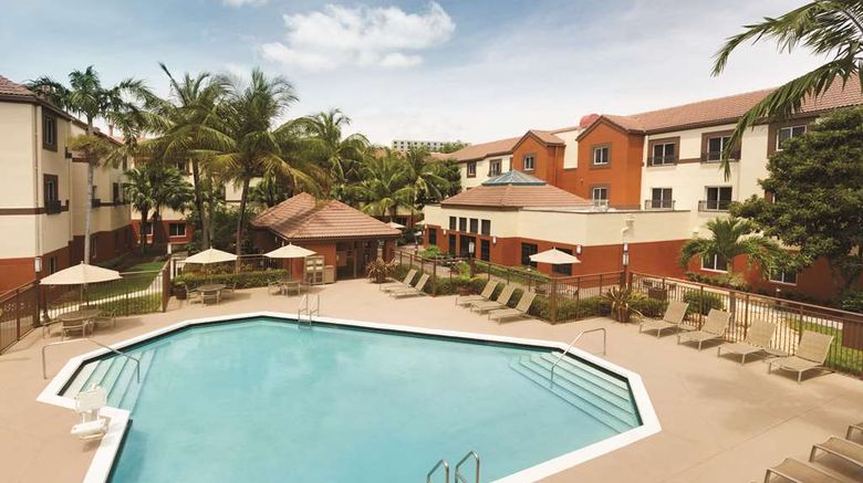 <b>Hyatt House Miami Airport Pool</b>. Images powered by <a href="https://iceportal.shijigroup.com/" title="IcePortal" target="_blank">IcePortal</a>.