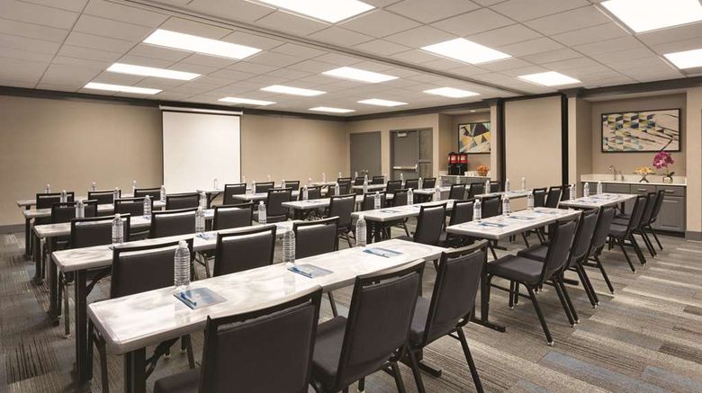 <b>Hyatt House Miami Airport Meeting</b>. Images powered by <a href="https://iceportal.shijigroup.com/" title="IcePortal" target="_blank">IcePortal</a>.