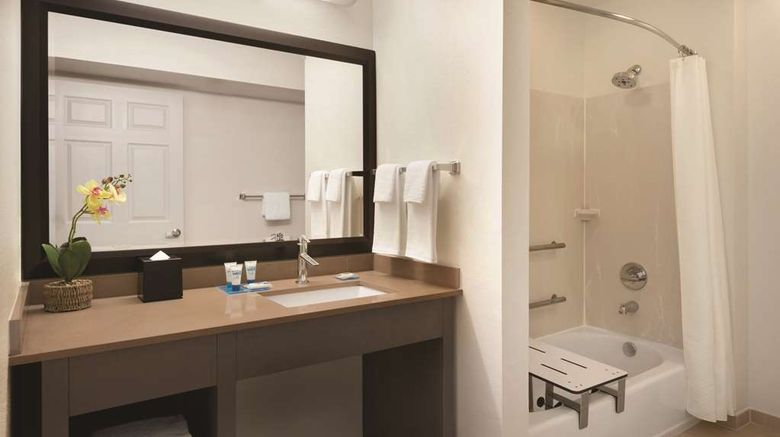 <b>Hyatt House Miami Airport Room</b>. Images powered by <a href="https://iceportal.shijigroup.com/" title="IcePortal" target="_blank">IcePortal</a>.
