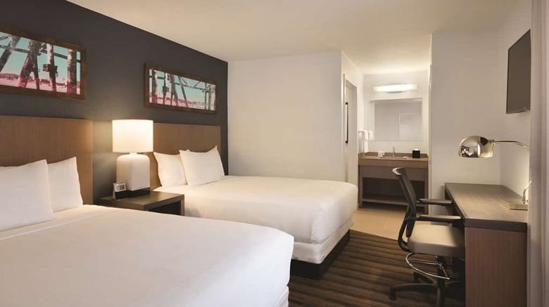 <b>Hyatt House Miami Airport Room</b>. Images powered by <a href="https://iceportal.shijigroup.com/" title="IcePortal" target="_blank">IcePortal</a>.