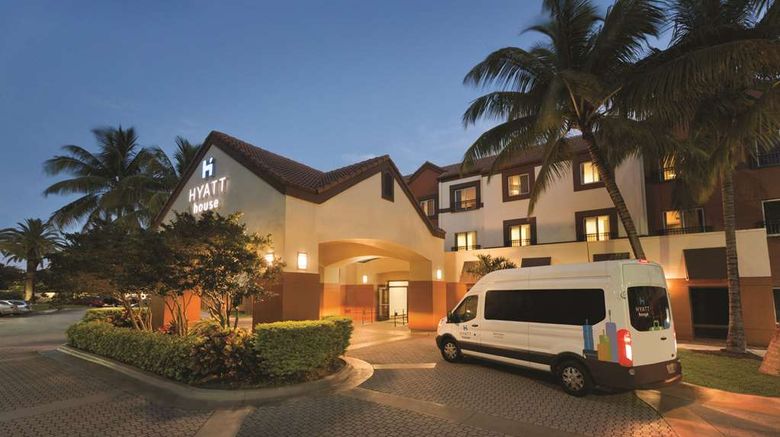 Hyatt House Miami Airport Exterior. Images powered by <a href="https://iceportal.shijigroup.com" target="_blank" rel="noopener">Ice Portal</a>.