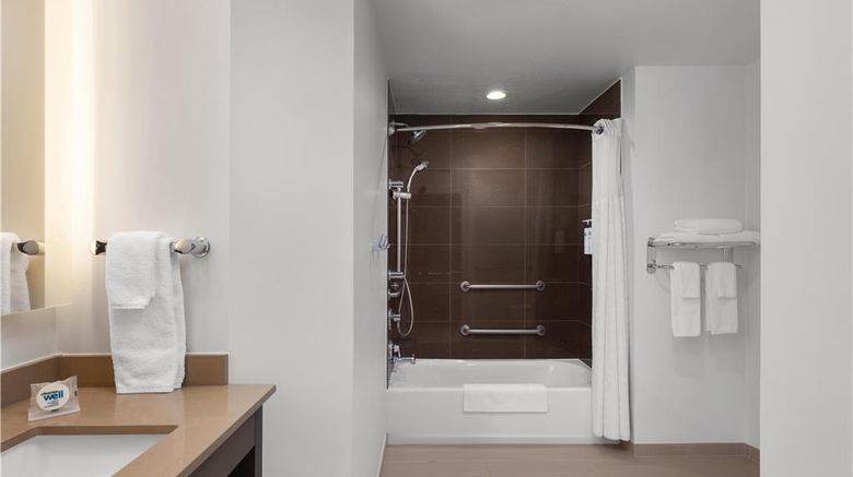 <b>Hyatt House Emeryville San Francisco Room</b>. Images powered by <a href="https://iceportal.shijigroup.com/" title="IcePortal" target="_blank">IcePortal</a>.