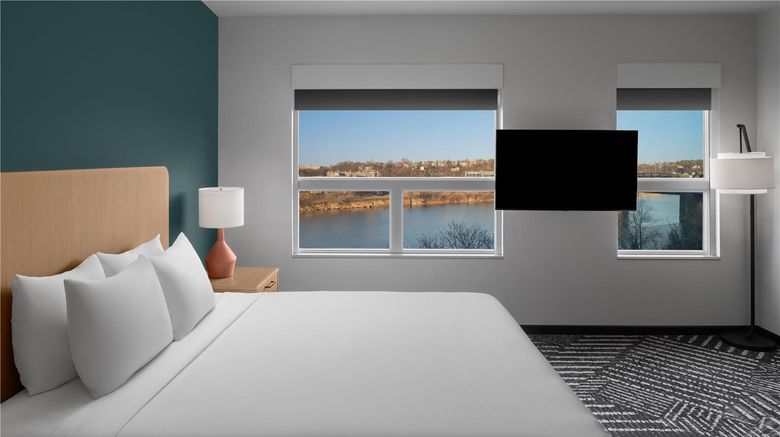 <b>Hyatt House Pittsburgh South Side Room</b>. Images powered by <a href="https://iceportal.shijigroup.com/" title="IcePortal" target="_blank">IcePortal</a>.