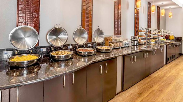 <b>HYATT house Richmond West Restaurant</b>. Images powered by <a href="https://iceportal.shijigroup.com/" title="IcePortal" target="_blank">IcePortal</a>.