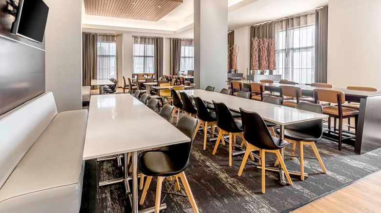 <b>HYATT house Richmond West Restaurant</b>. Images powered by <a href="https://iceportal.shijigroup.com/" title="IcePortal" target="_blank">IcePortal</a>.