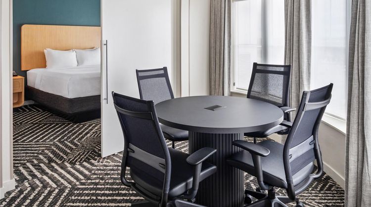 HYATT house Richmond West Suite