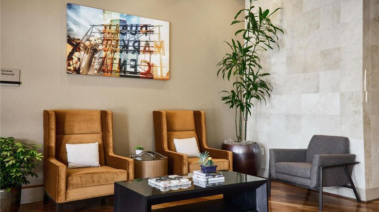 <b>Hyatt House Seattle/Bellevue Lobby</b>. Images powered by <a href="https://iceportal.shijigroup.com/" title="IcePortal" target="_blank">IcePortal</a>.