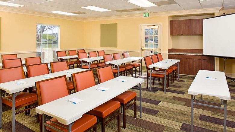 <b>Hyatt House Belmont/Redwood Shores Meeting</b>. Images powered by <a href="https://iceportal.shijigroup.com/" title="IcePortal" target="_blank">IcePortal</a>.