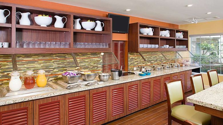 <b>Hyatt House Belmont/Redwood Shores Restaurant</b>. Images powered by <a href="https://iceportal.shijigroup.com/" title="IcePortal" target="_blank">IcePortal</a>.