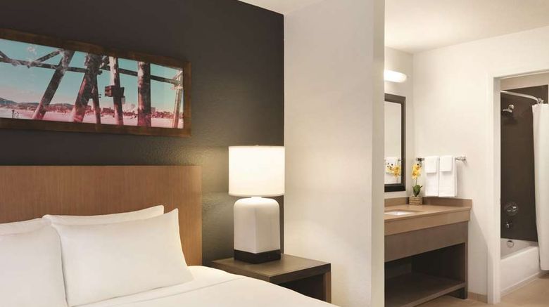 <b>Hyatt Place Atlanta Airport-North Room</b>. Images powered by <a href="https://iceportal.shijigroup.com/" title="IcePortal" target="_blank">IcePortal</a>.