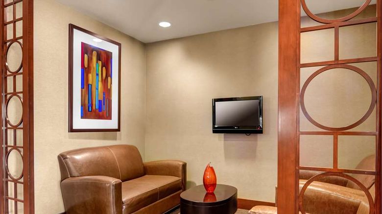 <b>Hyatt Place Milford/New Haven Lobby</b>. Images powered by <a href="https://iceportal.shijigroup.com/" title="IcePortal" target="_blank">IcePortal</a>.