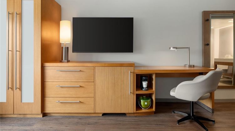 Hyatt Place Bloomington Room