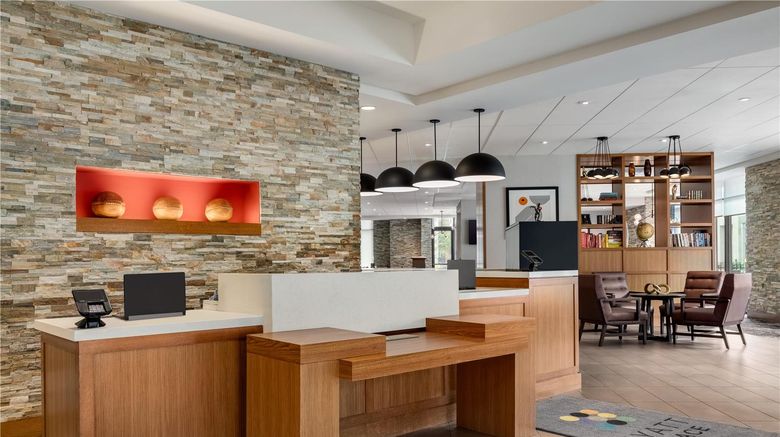 <b>Hyatt Place Bloomington Lobby</b>. Images powered by <a href="https://iceportal.shijigroup.com/" title="IcePortal" target="_blank">IcePortal</a>.