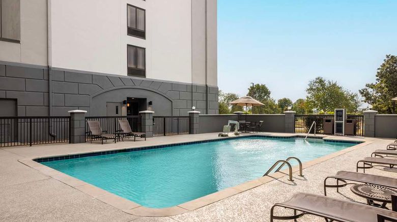 <b>Hyatt Place Nashville/Hendersonville Pool</b>. Images powered by <a href="https://iceportal.shijigroup.com/" title="IcePortal" target="_blank">IcePortal</a>.