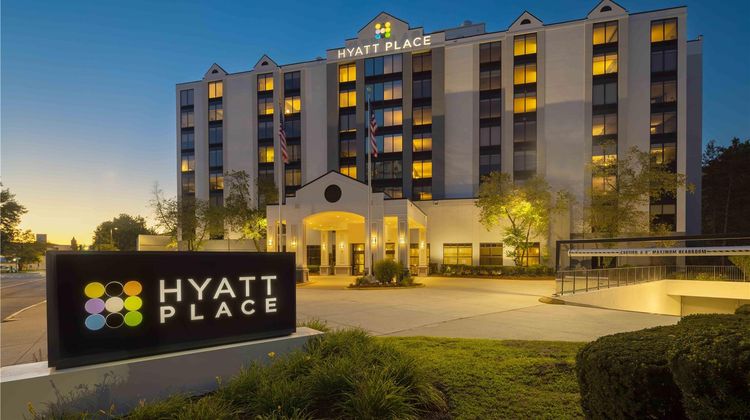 Hyatt Place Boston Medford Exterior