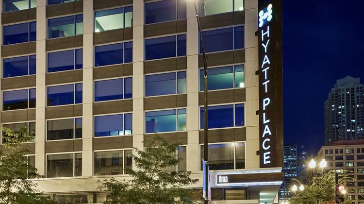 Hyatt Place Chicago/River North Exterior