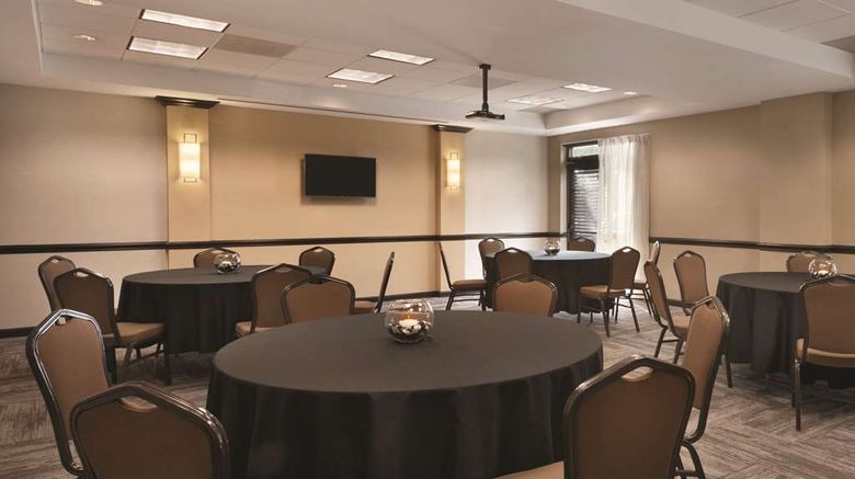 <b>Hyatt Place Hoffman Estates Meeting</b>. Images powered by <a href="https://iceportal.shijigroup.com/" title="IcePortal" target="_blank">IcePortal</a>.