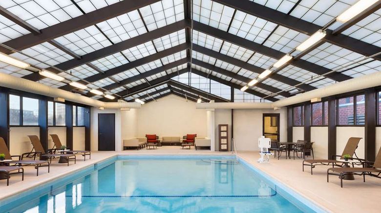 <b>Hyatt Place Chicago/Schaumburg Pool</b>. Images powered by <a href="https://iceportal.shijigroup.com/" title="IcePortal" target="_blank">IcePortal</a>.