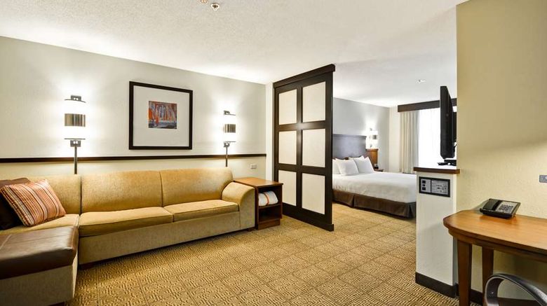 <b>Hyatt Place Naperville/Warrenville Suite</b>. Images powered by <a href="https://iceportal.shijigroup.com/" title="IcePortal" target="_blank">IcePortal</a>.