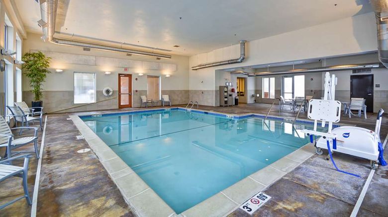 <b>Hyatt Place Naperville/Warrenville Pool</b>. Images powered by <a href="https://iceportal.shijigroup.com/" title="IcePortal" target="_blank">IcePortal</a>.