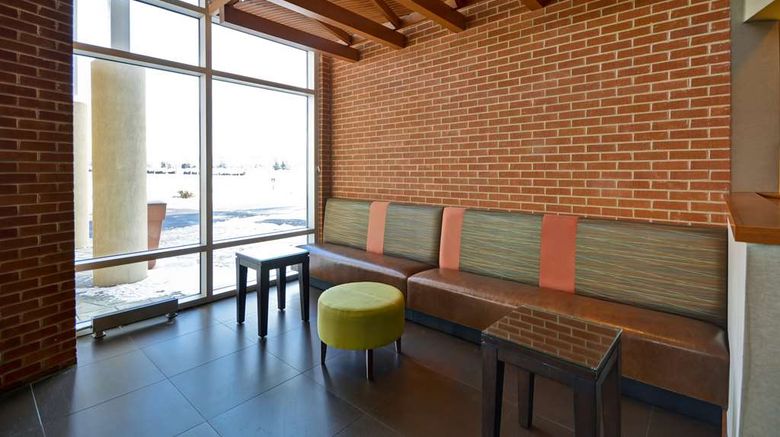 <b>Hyatt Place Naperville/Warrenville Lobby</b>. Images powered by <a href="https://iceportal.shijigroup.com/" title="IcePortal" target="_blank">IcePortal</a>.