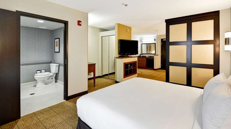 <b>Hyatt Place Naperville/Warrenville Room</b>. Images powered by <a href="https://iceportal.shijigroup.com/" title="IcePortal" target="_blank">IcePortal</a>.