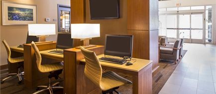 Hyatt Place Charlottesville Lobby