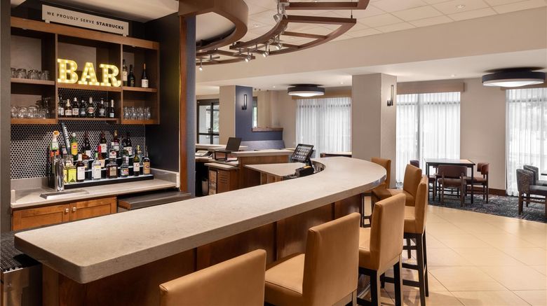 <b>Hyatt Place Charlotte Airport/Lake Point Restaurant</b>. Images powered by <a href="https://iceportal.shijigroup.com/" title="IcePortal" target="_blank">IcePortal</a>.