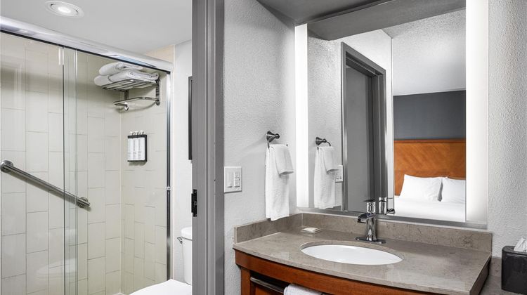 Hyatt Place Charlotte Airport/Lake Point Room