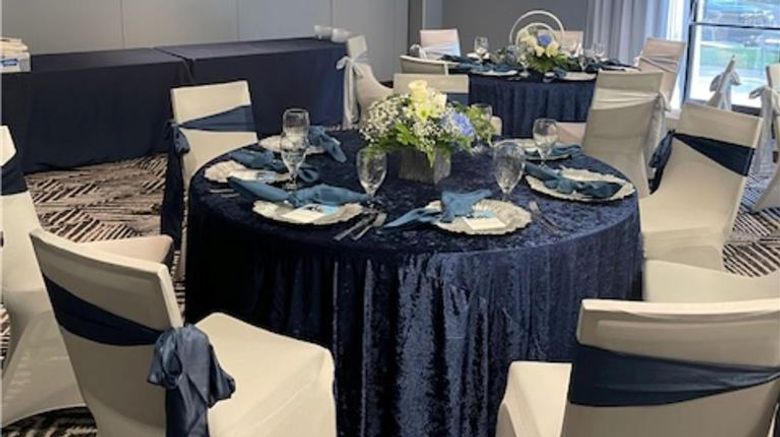 <b>Hyatt Place Charlotte Airport/Lake Point Ballroom</b>. Images powered by <a href="https://iceportal.shijigroup.com/" title="IcePortal" target="_blank">IcePortal</a>.