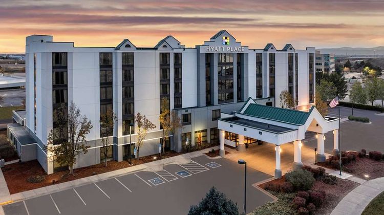 Hyatt Place Denver Airport Exterior
