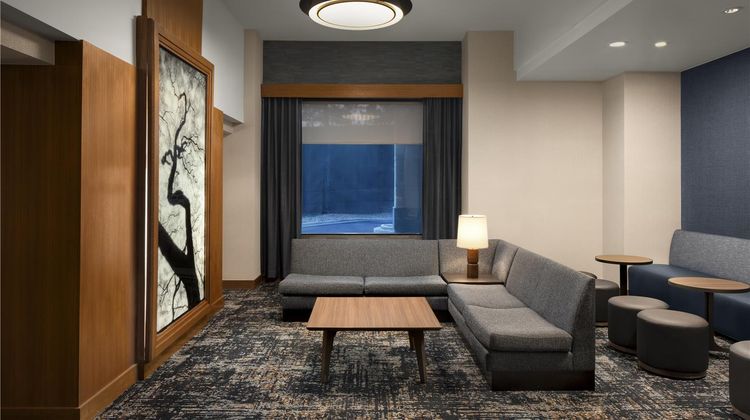 Hyatt Place Denver Cherry Creek Lobby