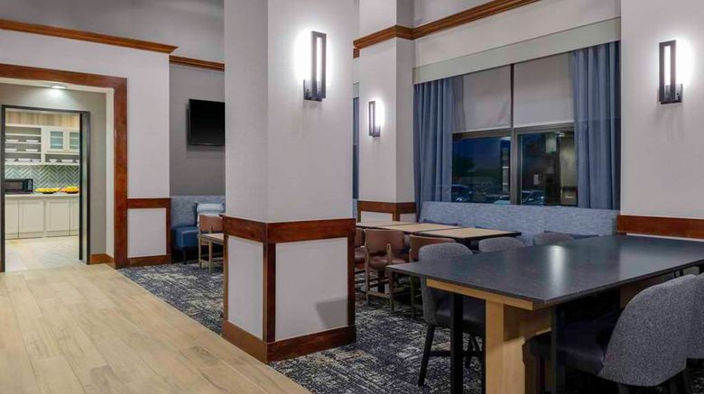 <b>Hyatt Place Dallas Arlington Lobby</b>. Images powered by <a href="https://iceportal.shijigroup.com/" title="IcePortal" target="_blank">IcePortal</a>.